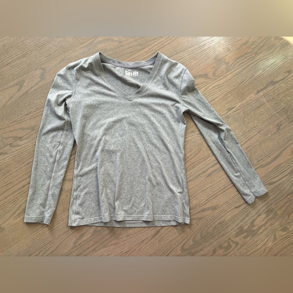 Nike Dri-Fit grey long sleeve V-neck training shirt Women's Legend top small